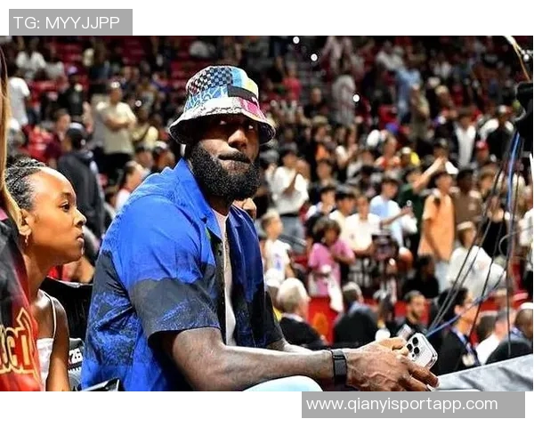 詹姆斯赞扬新援斯玛特艾顿拉拉维亚提升球队硬度与组织能力